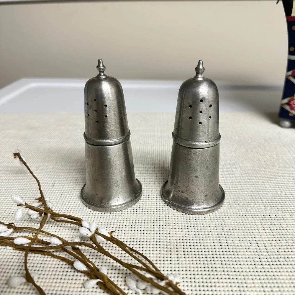 Woodbury Pewterers Genuine Pewter‎ Salt & Pepper Shakers Set  Vintage